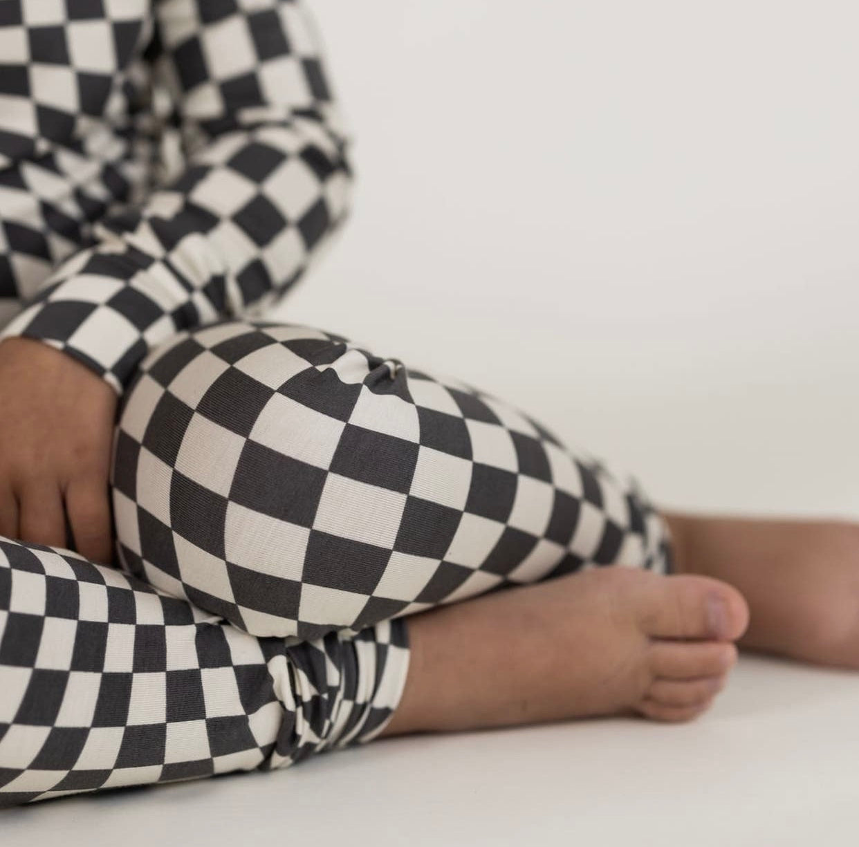 Wavy Checker 2 Piece Set | Black + White