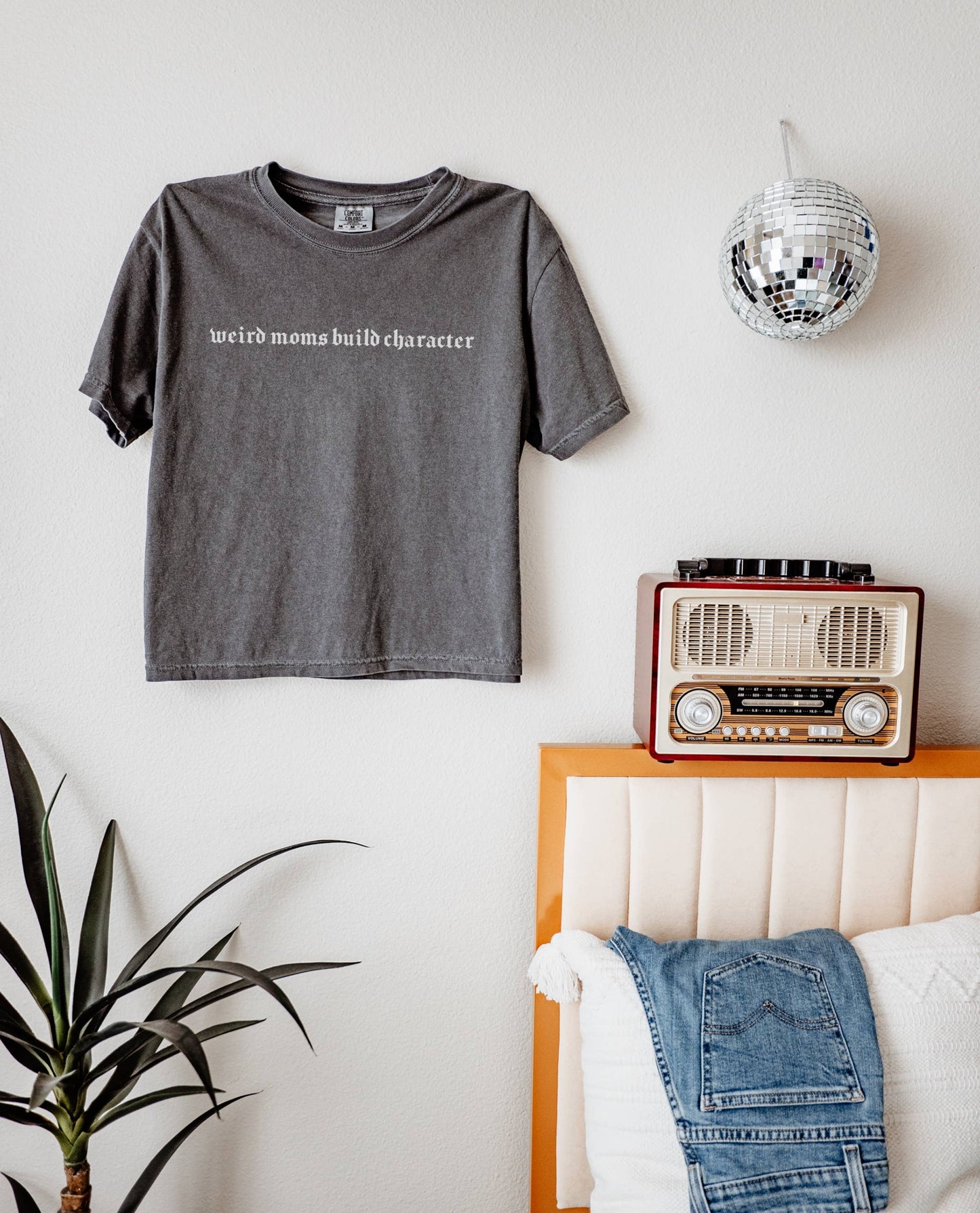 WEIRD MOMS BOXY TEE | Pepper