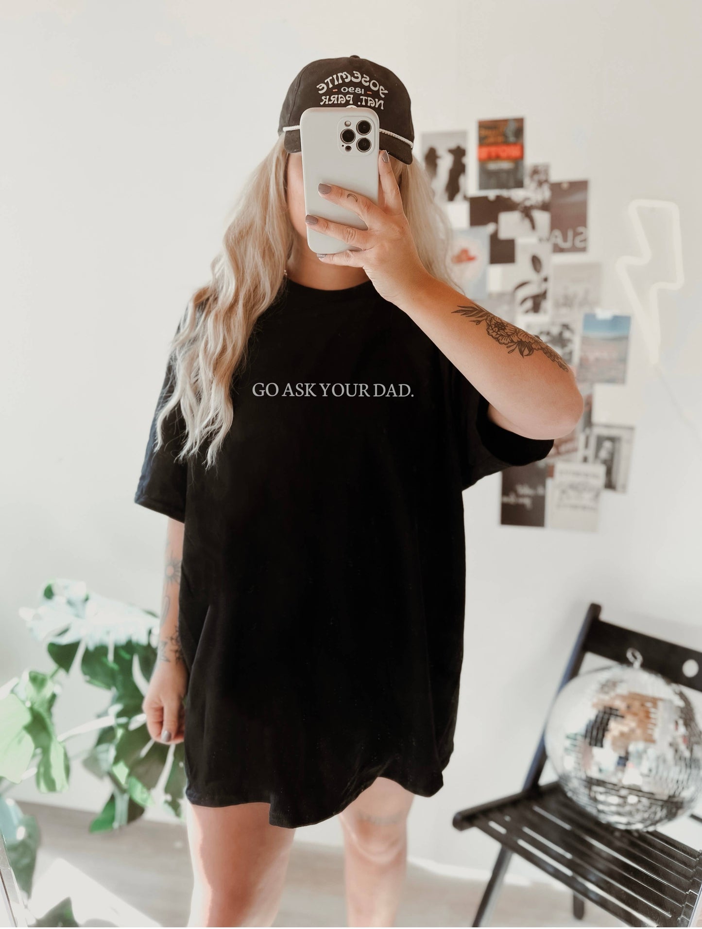 GO ASK YOUR DAD GRAPHIC TEE |Black